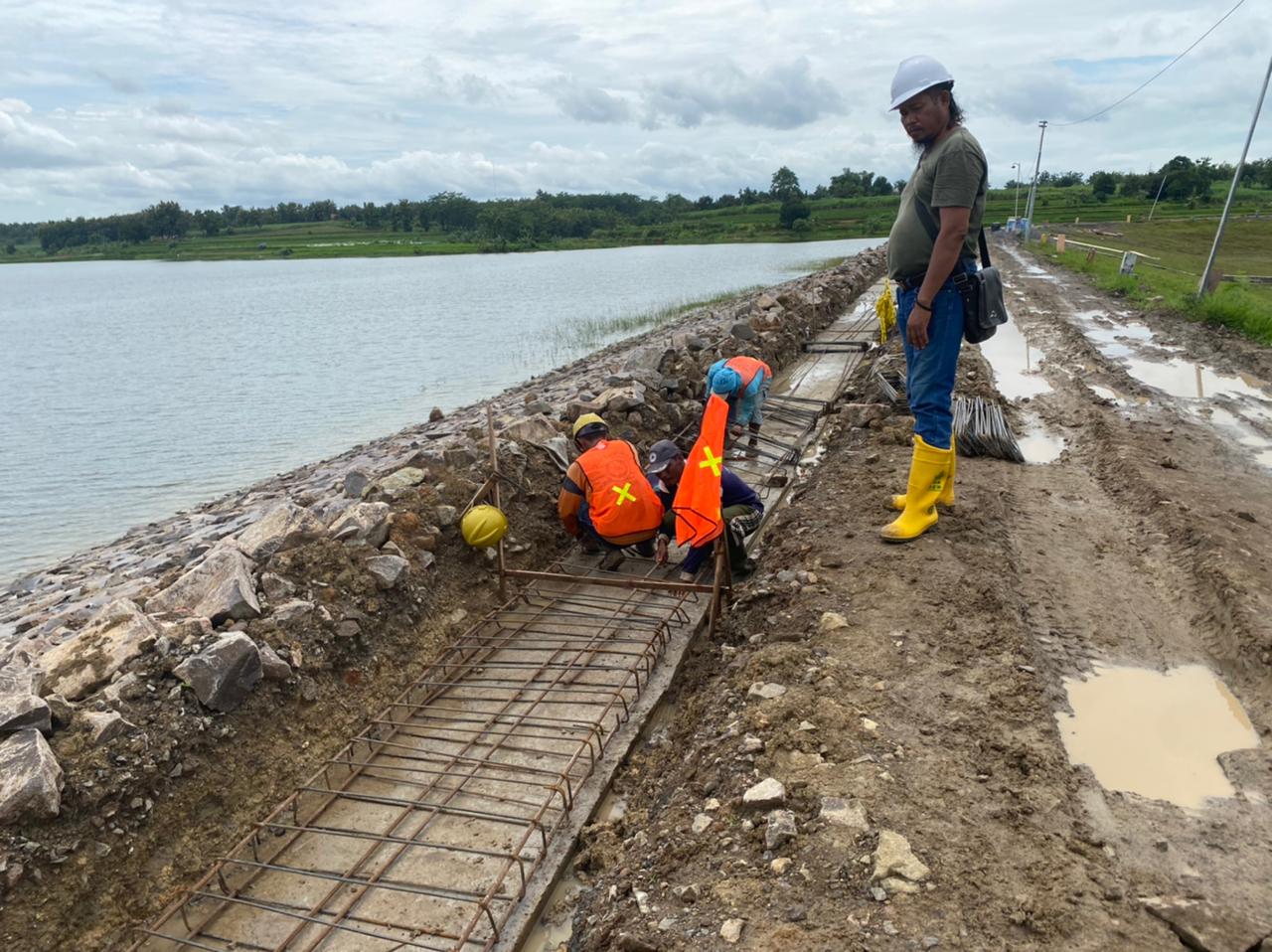 Monitoring dan Evaluasi Pekerjaan Remidial waduk Banyukuwung, Kab. Rembang